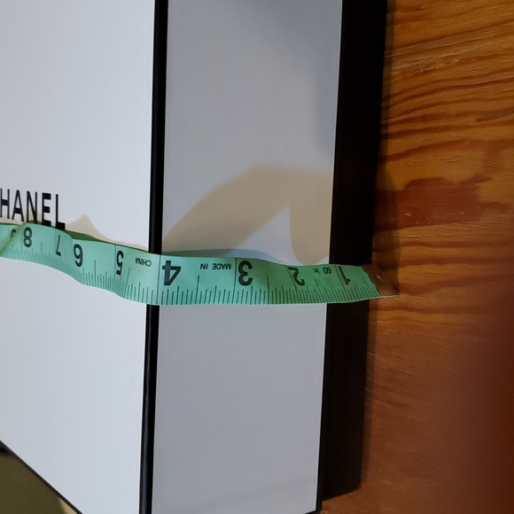 Empty Black and White Chanel Gift Box - Picture 7 of 11